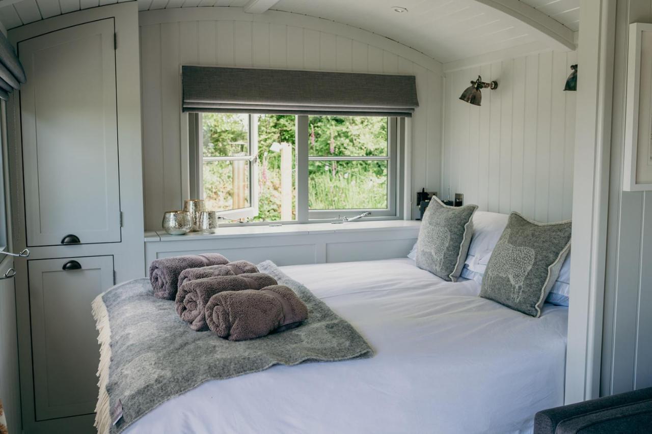 Blatchford Briar - Award Winning Private Shephards Huts With Their Own Secluded Hot Tubs Milton Abbot Ngoại thất bức ảnh