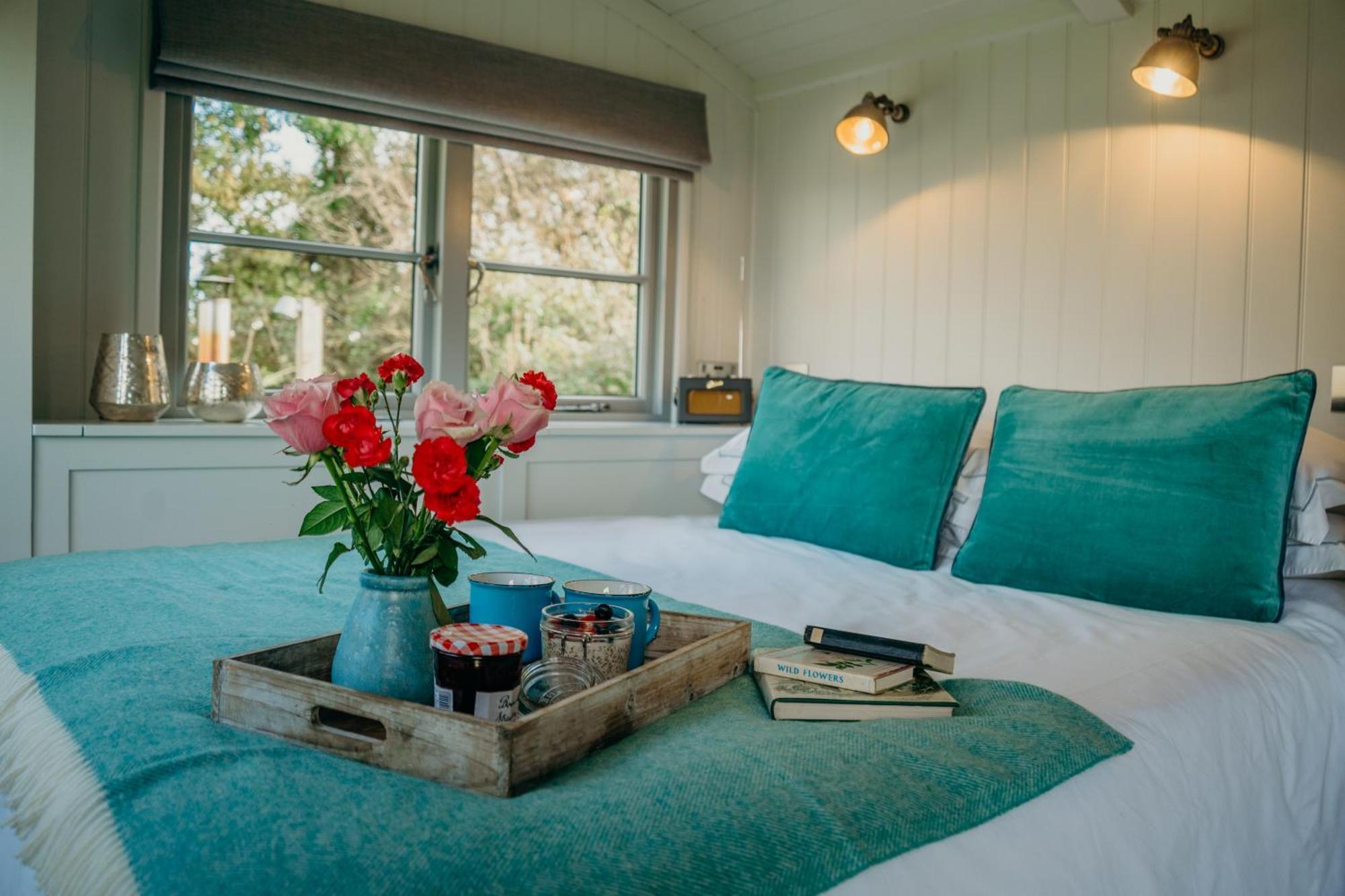 Blatchford Briar - Award Winning Private Shephards Huts With Their Own Secluded Hot Tubs Milton Abbot Ngoại thất bức ảnh